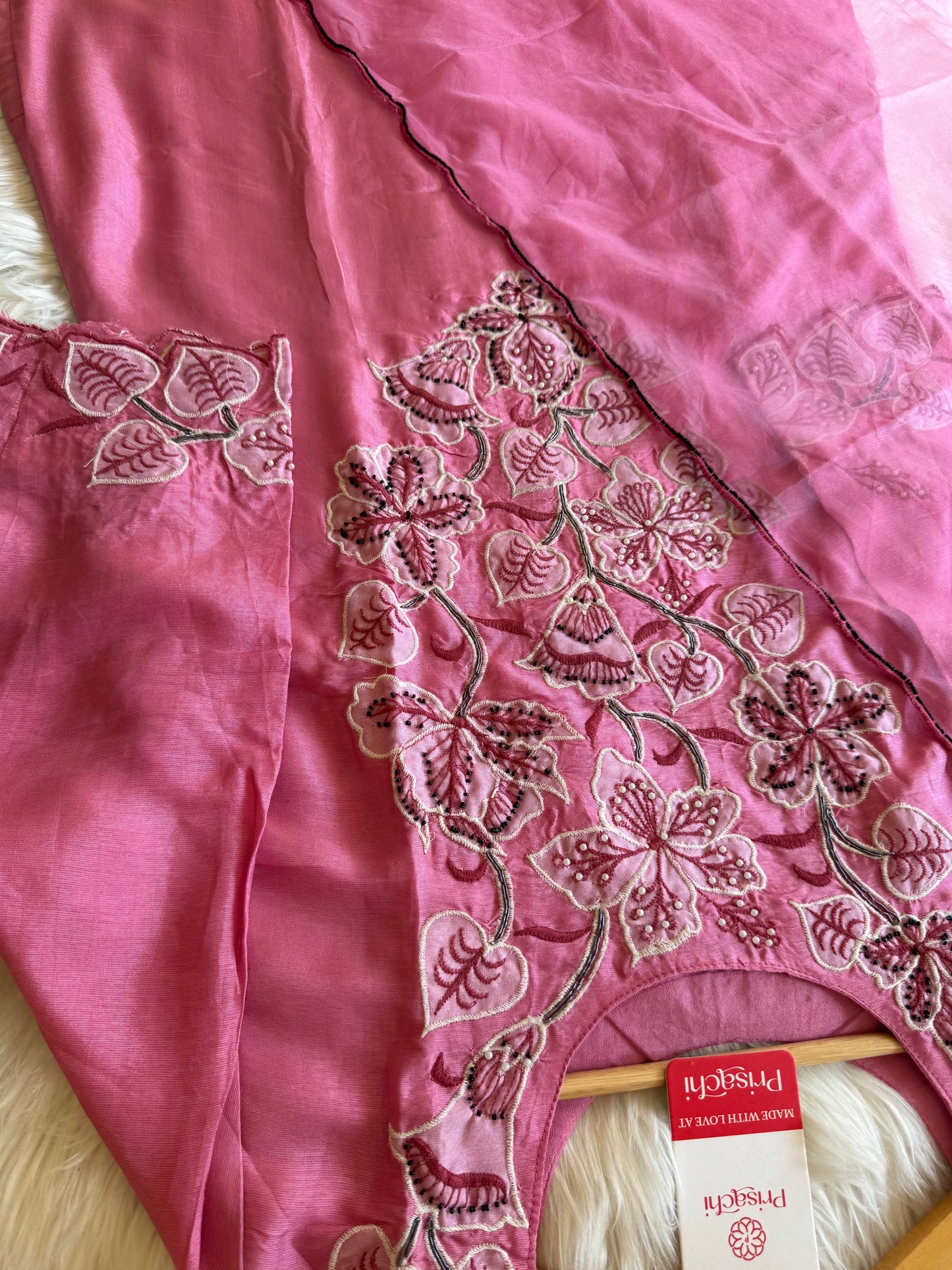 Pink Thread embroidered kurta set with dupatta