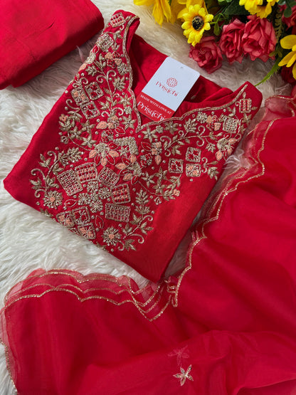 Red Embroidered kurta set with dupatta