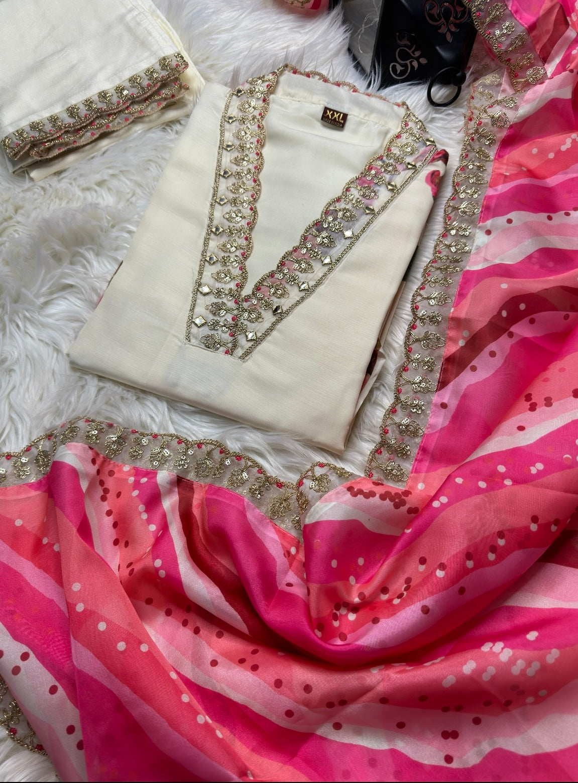 Off White Lilac silk kurta set with Mary Pink dupatta