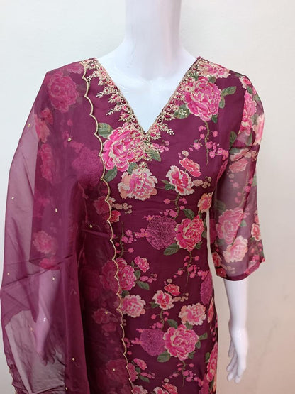 Organza pink floral kurta set with dupatta - Prisachi Official