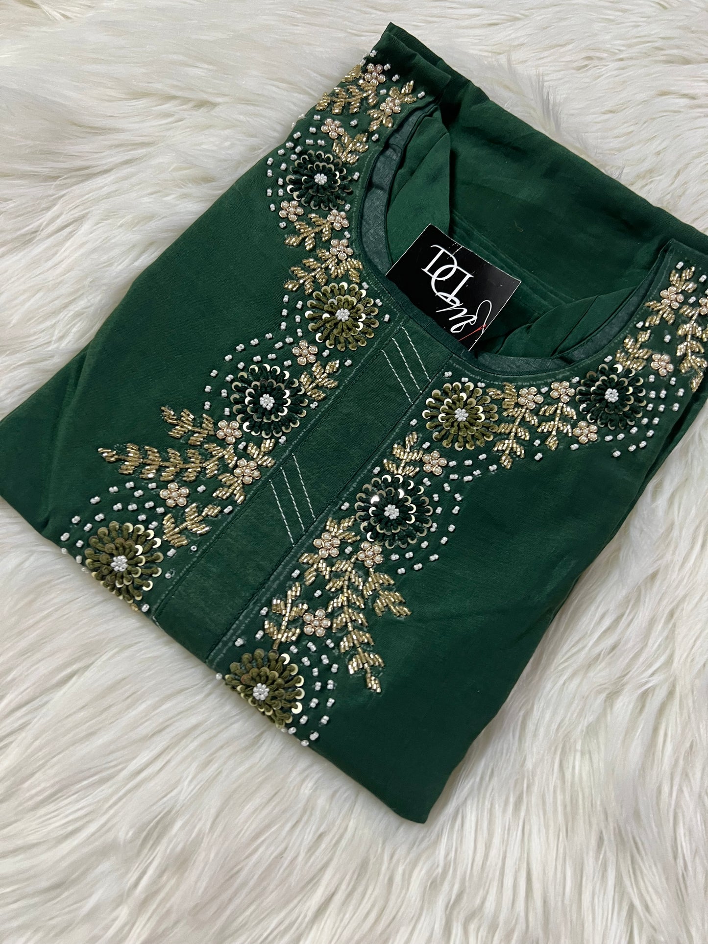 Green embroidered kurta set with dupatta - Prisachi Official