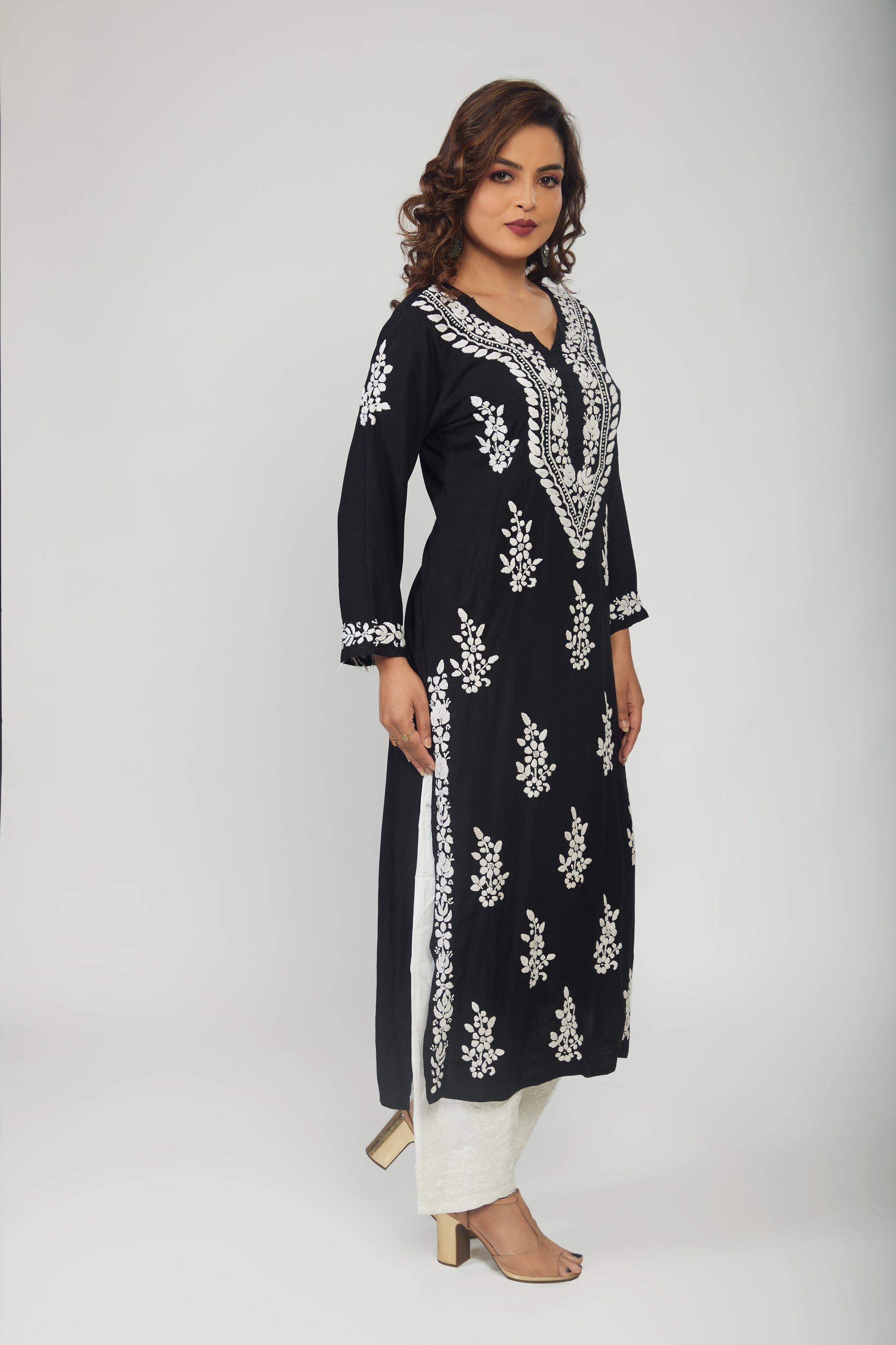 Hand Embroidered Black Lucknowi Chikankari Kurta - prisachiofficial