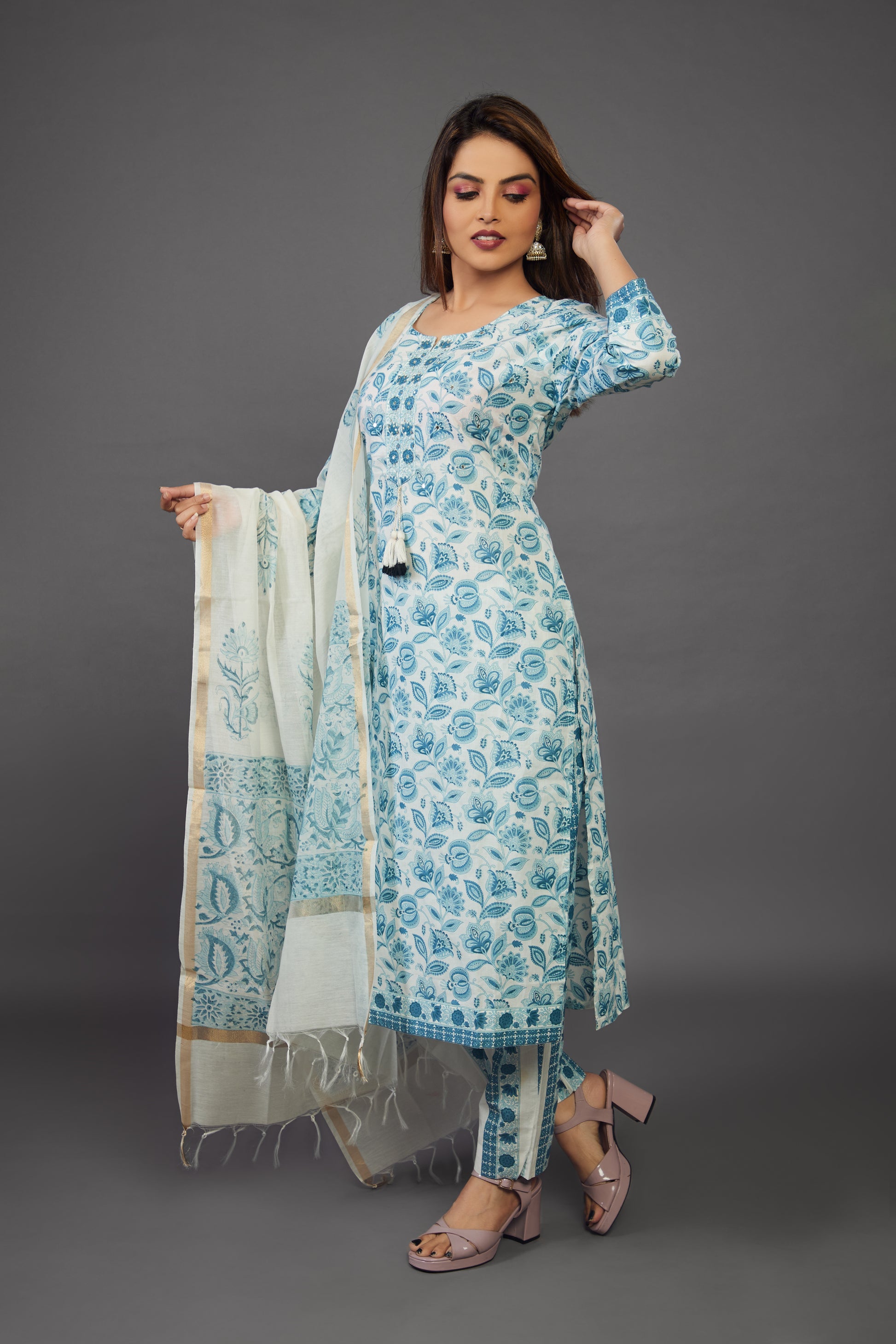 Off White Printed Kurta And Bottom With Dupatta (Set of 3) - Prisachi Official