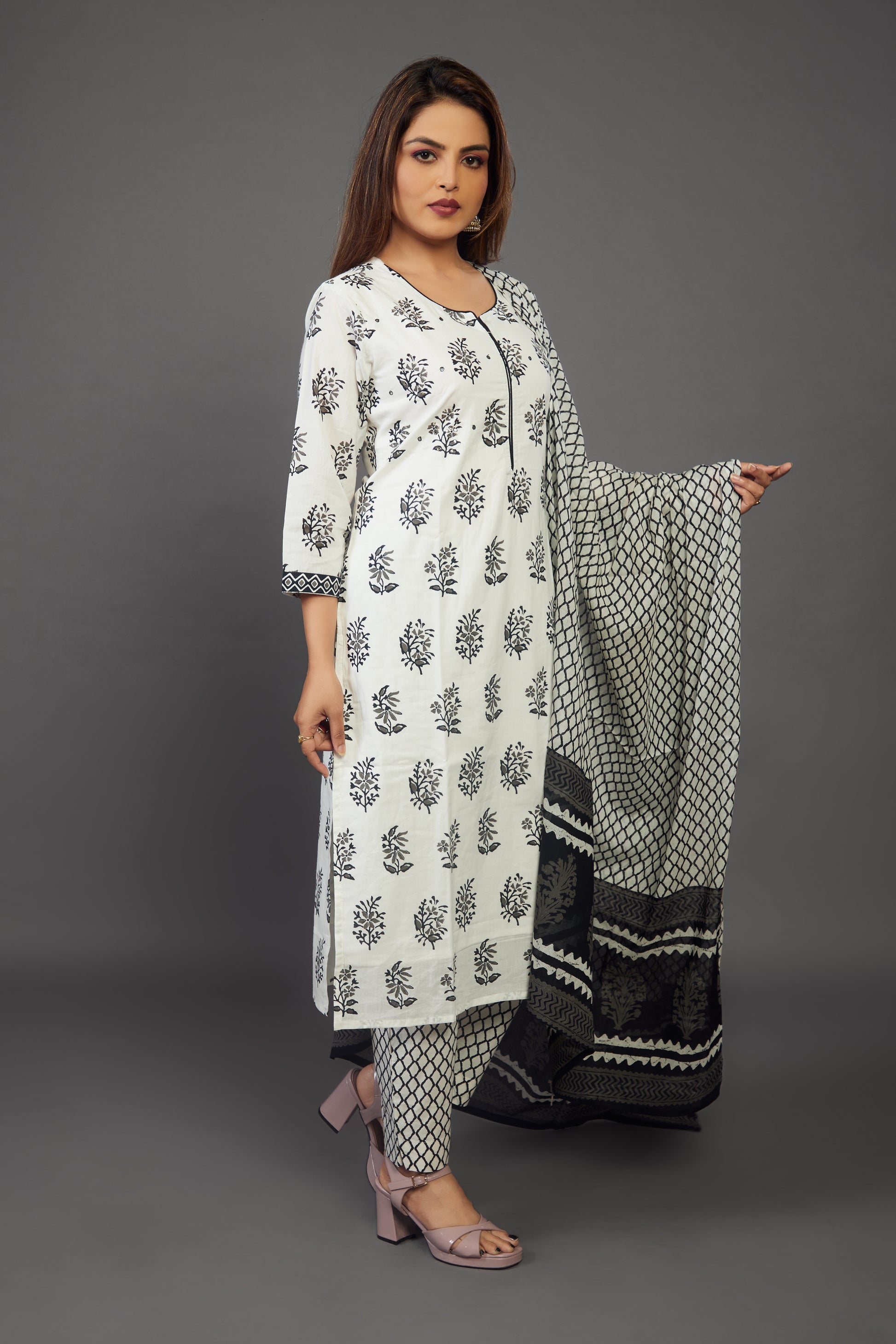 Women Floral Print Pure Cotton Straight Kurta Set - prisachiofficial